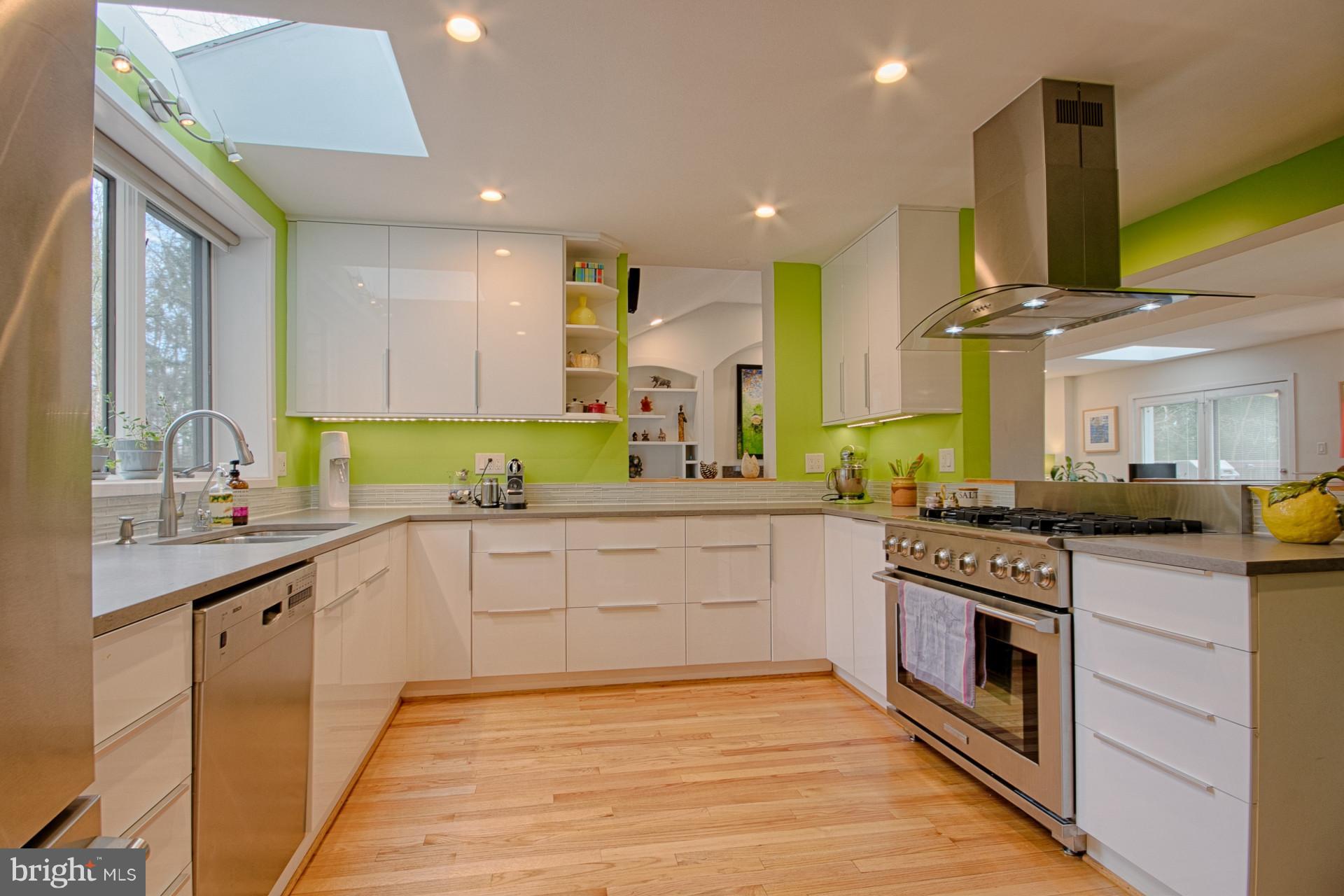 BRADLEY HILLS GROVE - Residential