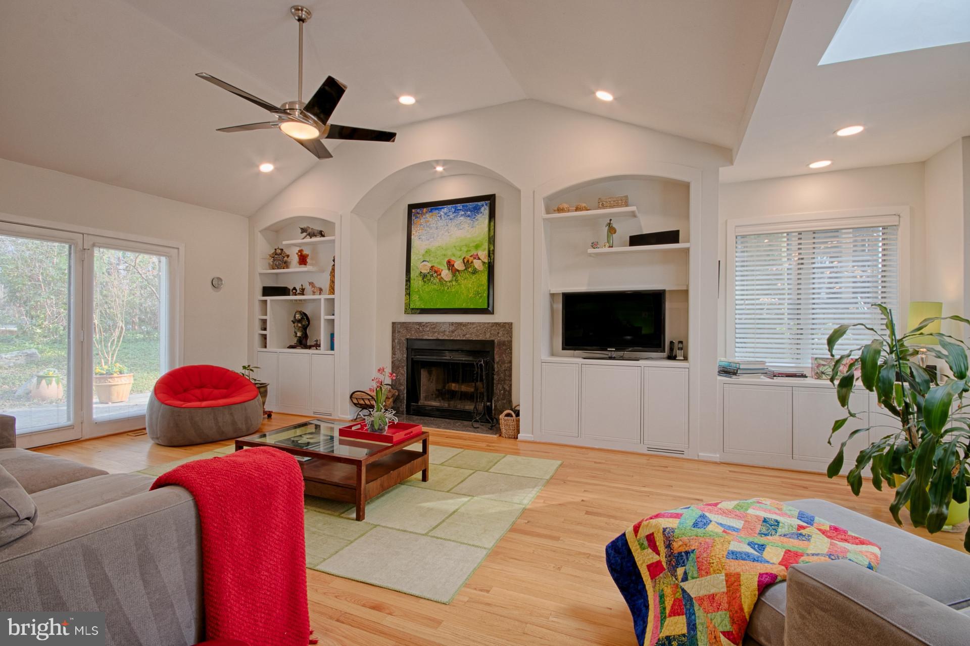 BRADLEY HILLS GROVE - Residential