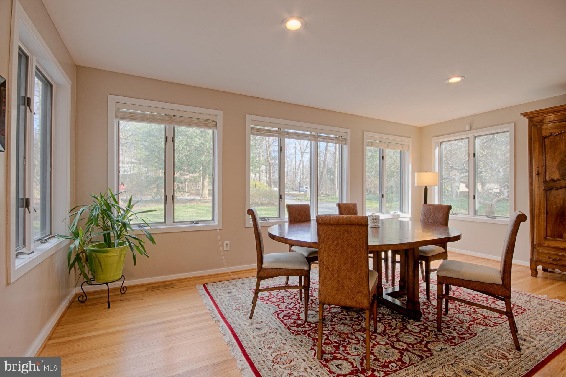 BRADLEY HILLS GROVE - Residential