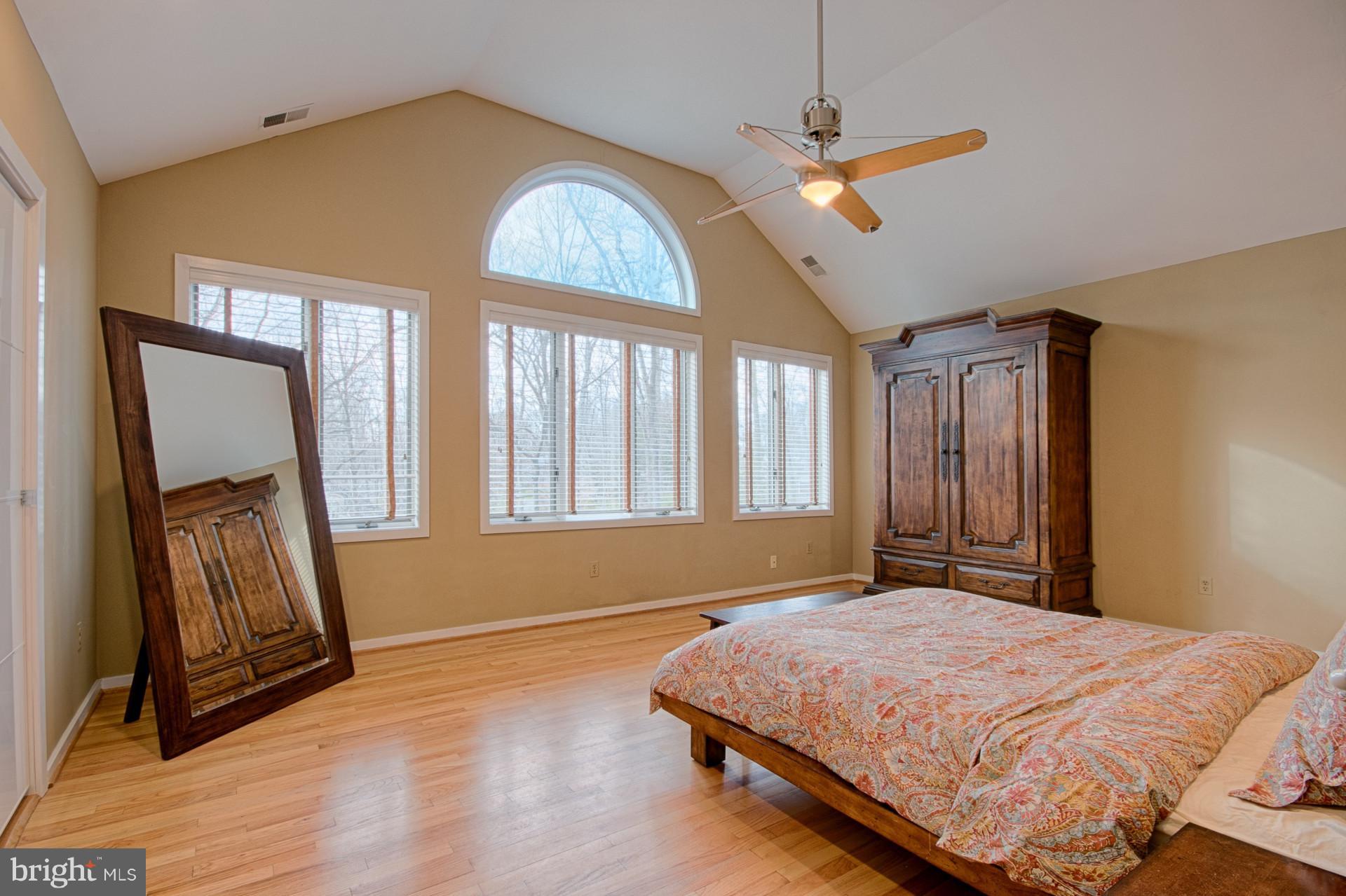 BRADLEY HILLS GROVE - Residential