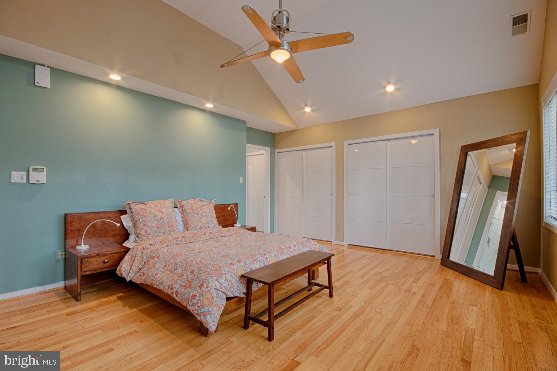 BRADLEY HILLS GROVE - Residential