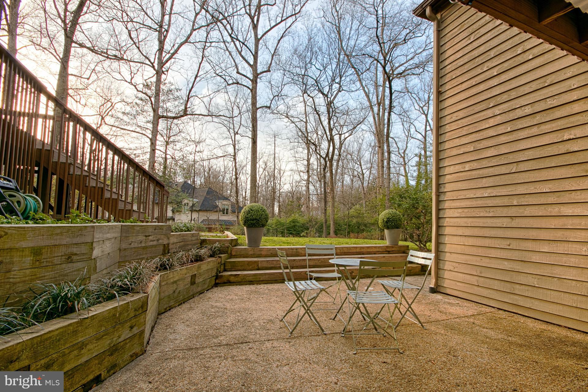 BRADLEY HILLS GROVE - Residential