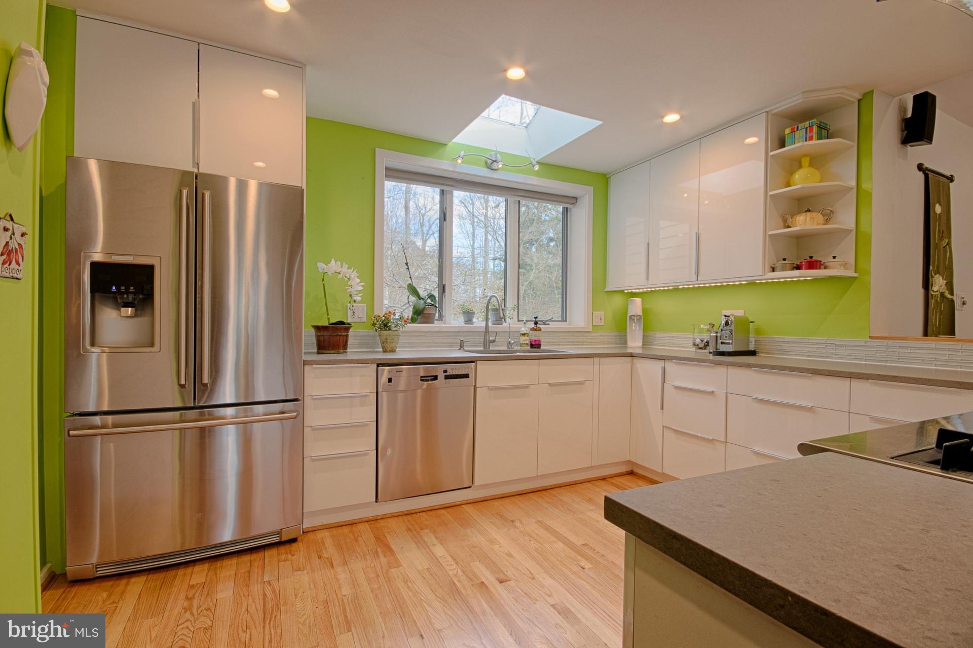 BRADLEY HILLS GROVE - Residential