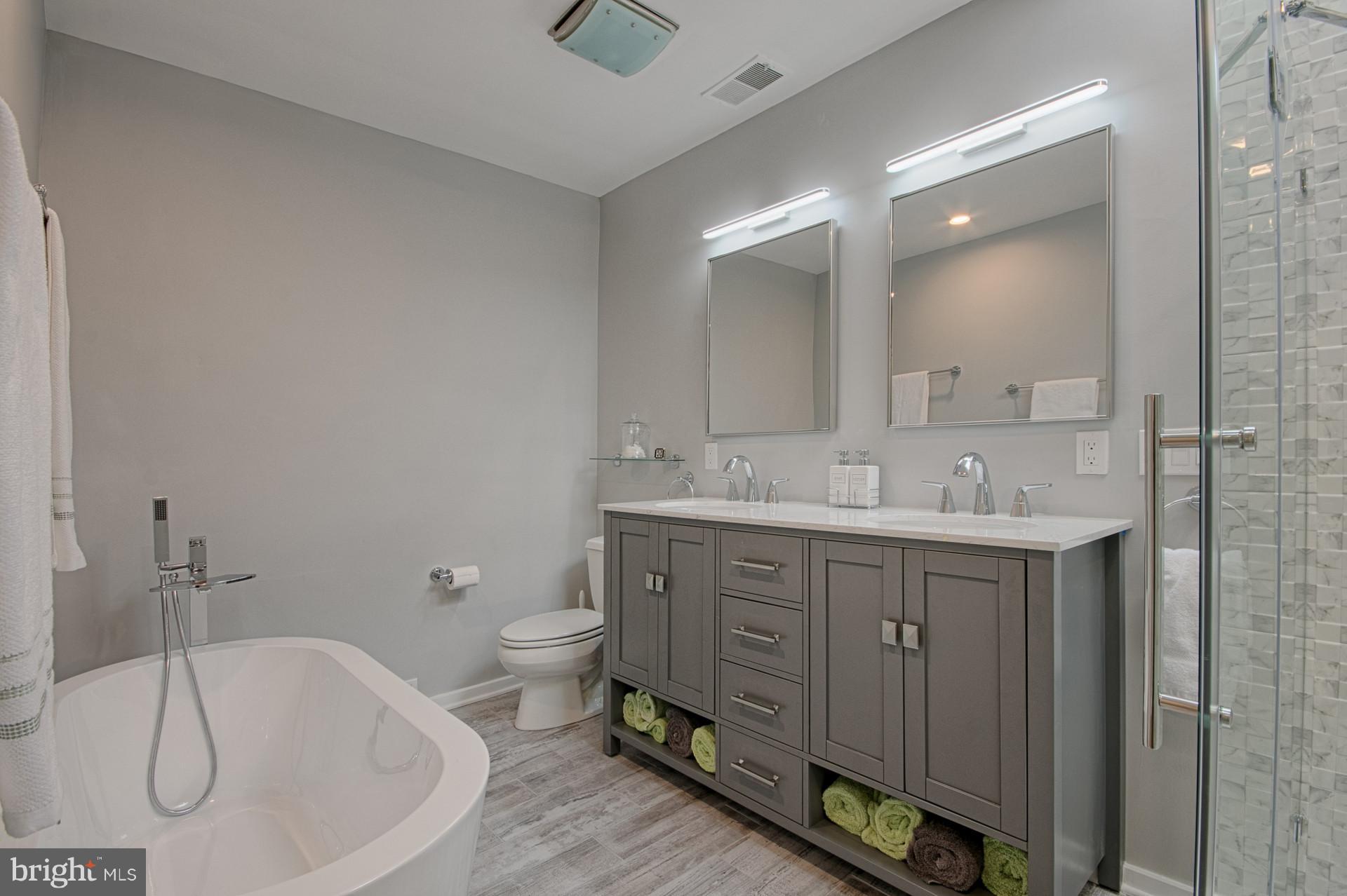 BRADLEY HILLS GROVE - Residential