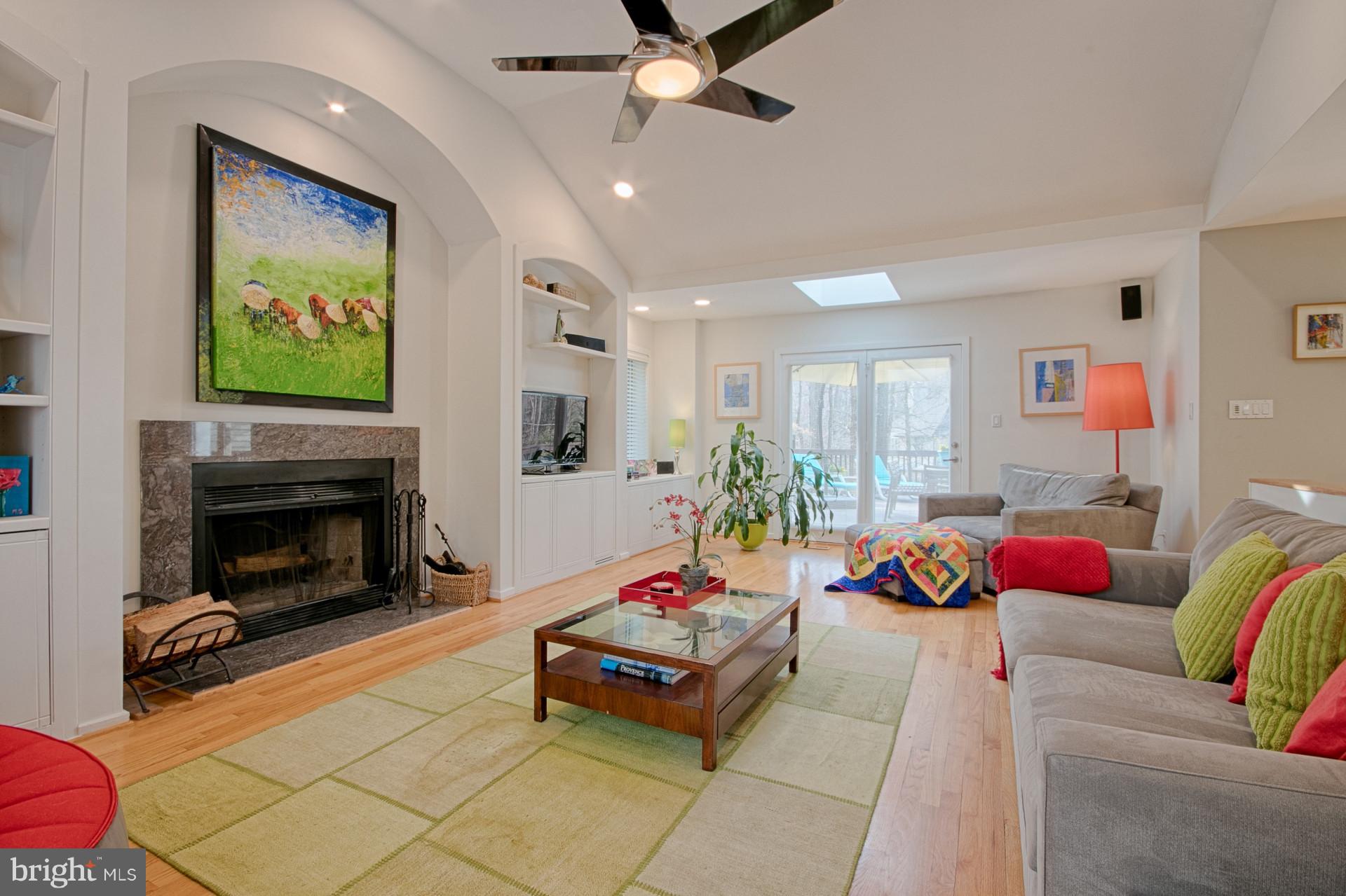 BRADLEY HILLS GROVE - Residential