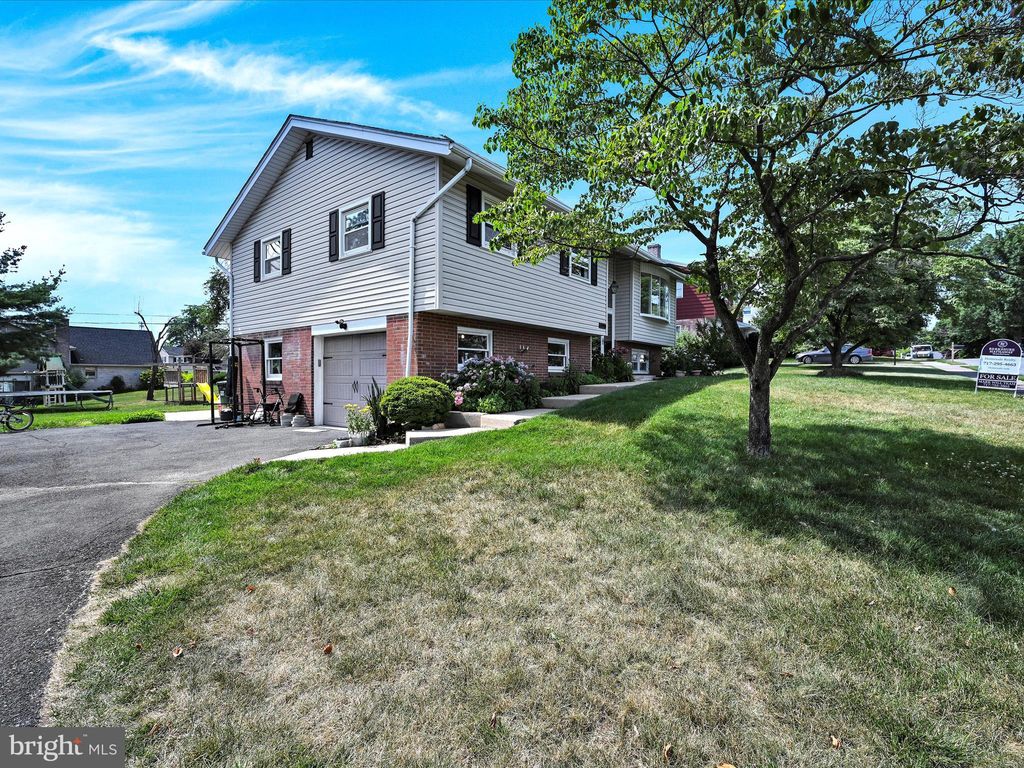 Photo of 2134 Sherwal Avenue, Lancaster, PA 17601 (MLS # PALA2055518)