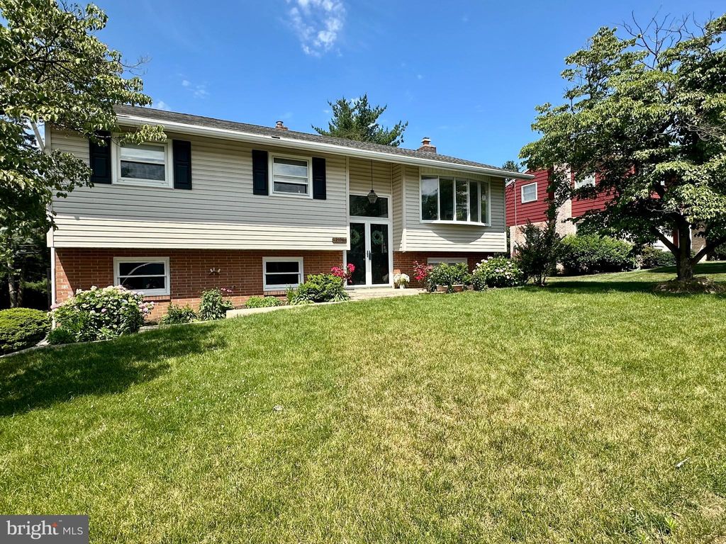 Photo of 2134 Sherwal Avenue, Lancaster, PA 17601 (MLS # PALA2055518)