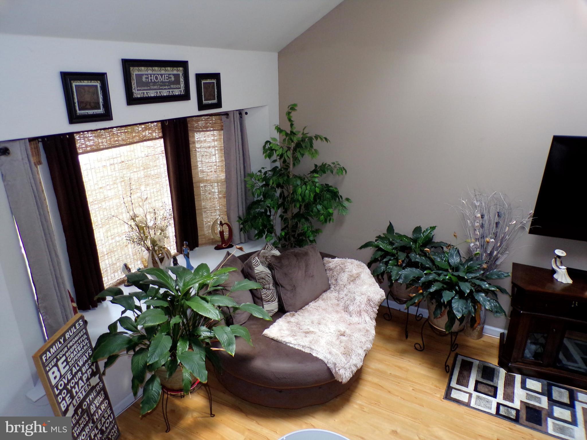 FOX KNOLL - Residential