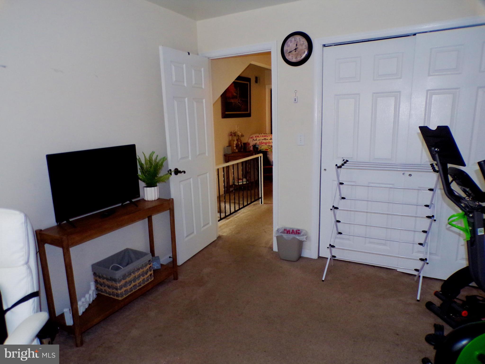 FOX KNOLL - Residential