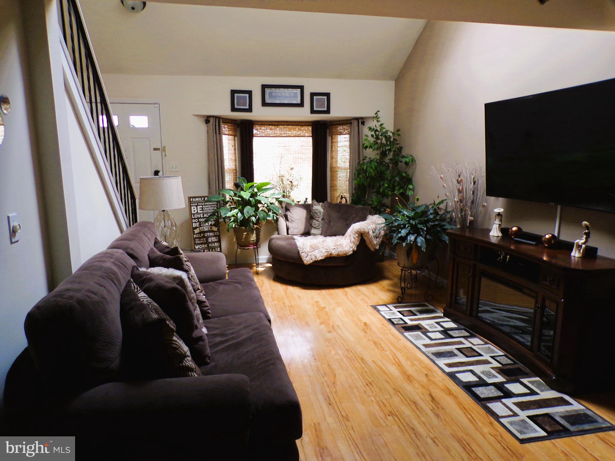 FOX KNOLL - Residential