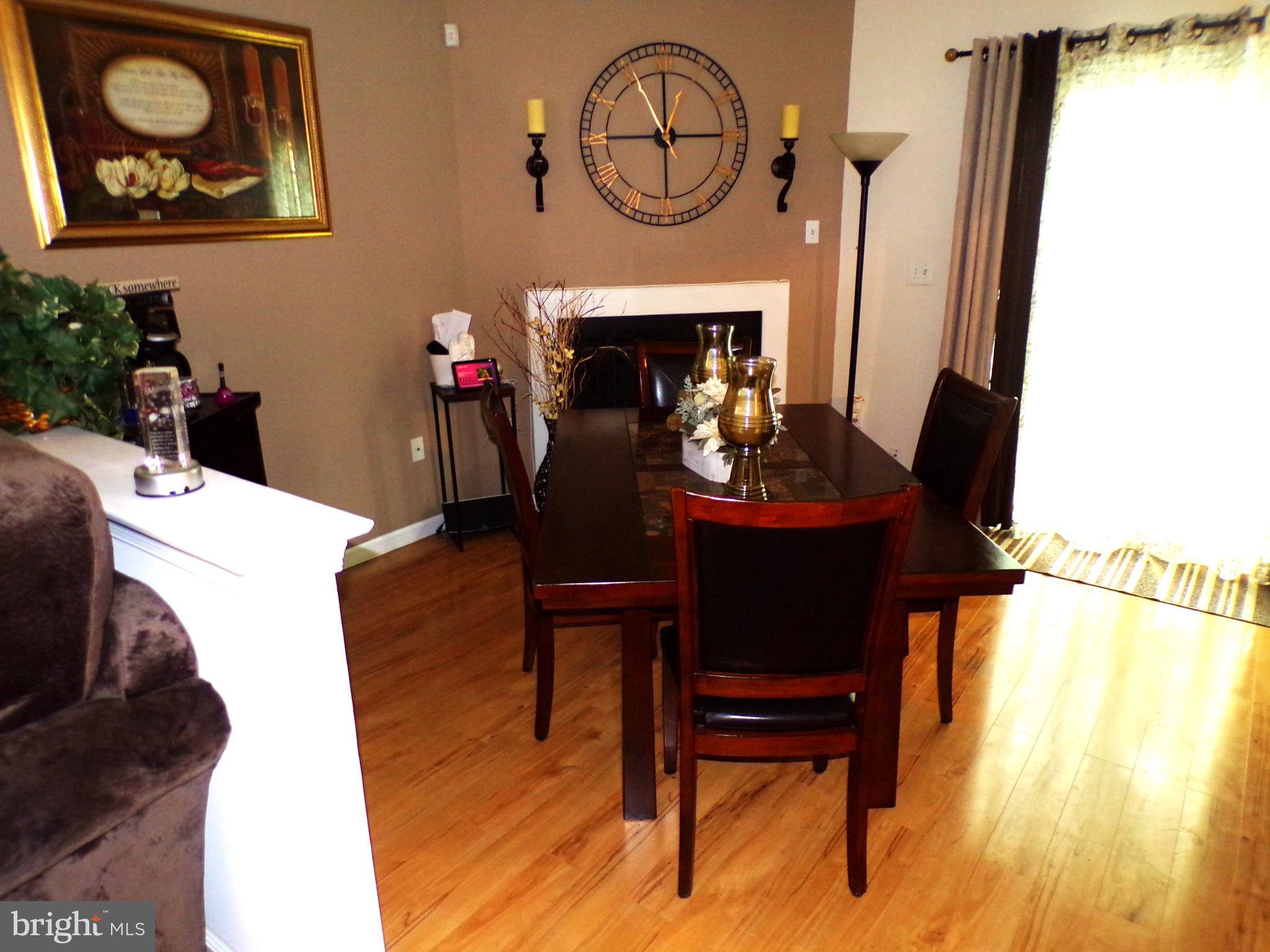 FOX KNOLL - Residential