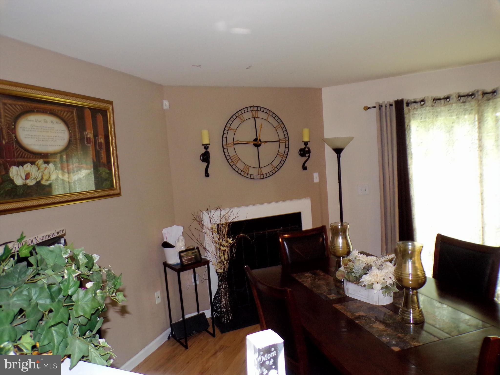 FOX KNOLL - Residential