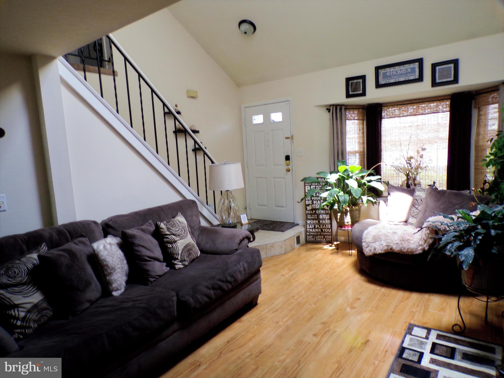 FOX KNOLL - Residential