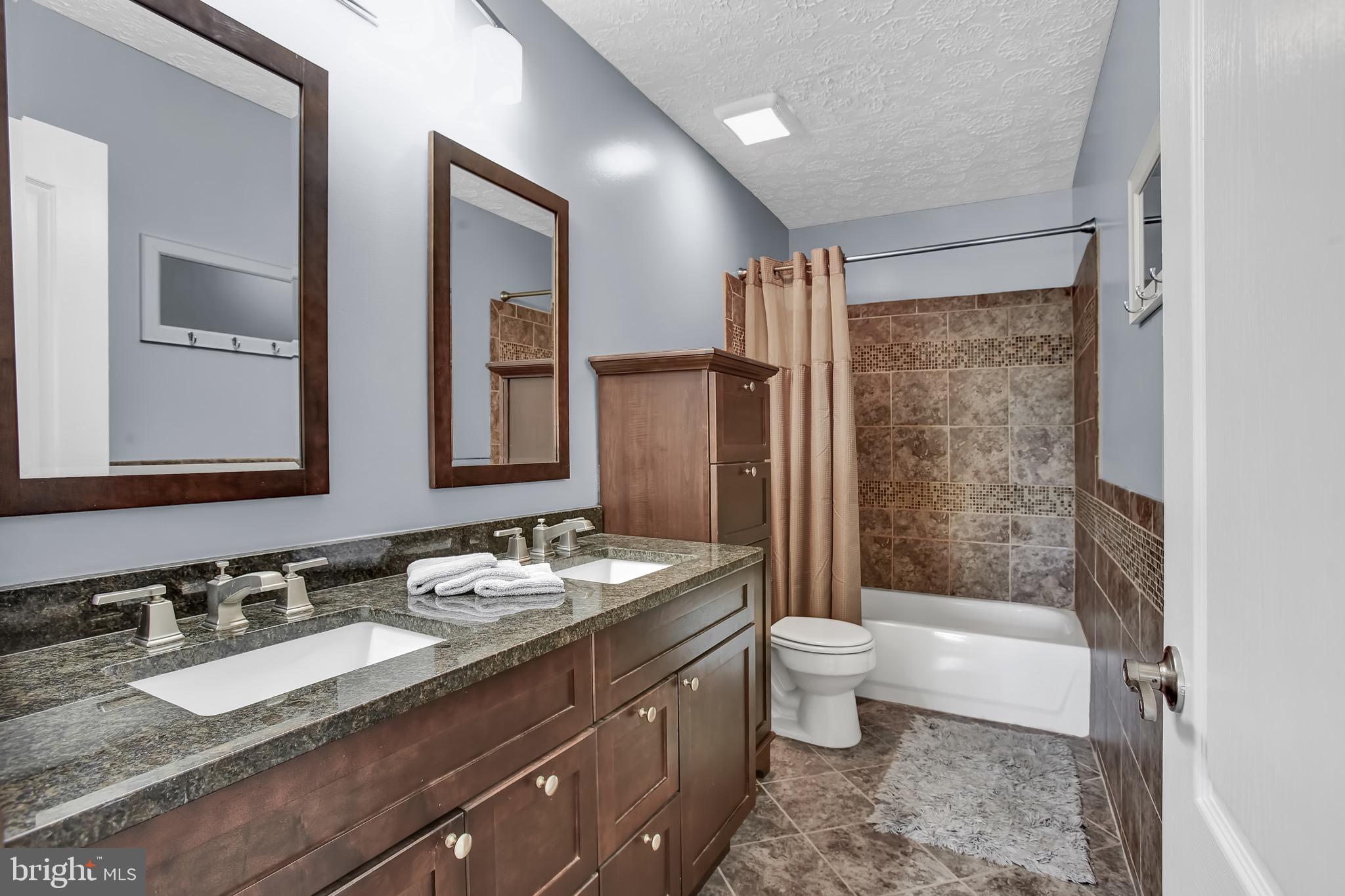 TRAILS OF GLENEAGLES - Residential