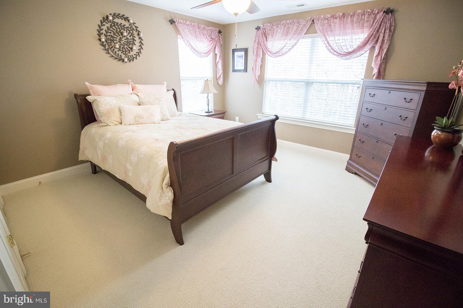 PEMBROOKE - Residential