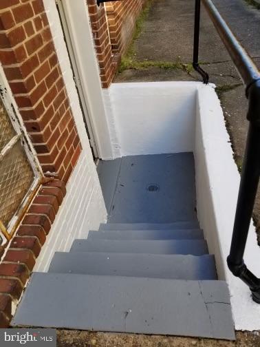 LYON PARK - Commercial Lease