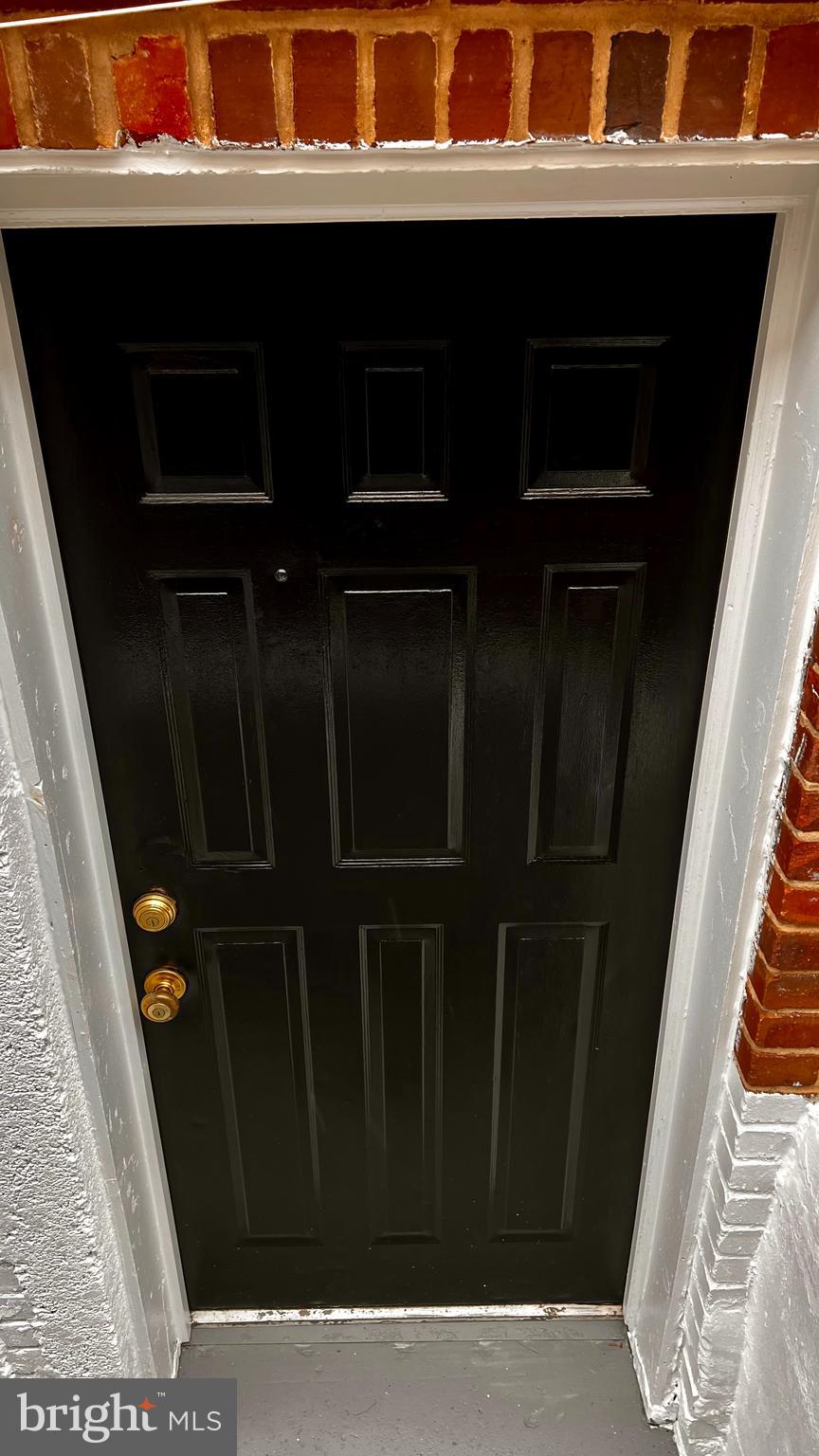 LYON PARK - Commercial Lease