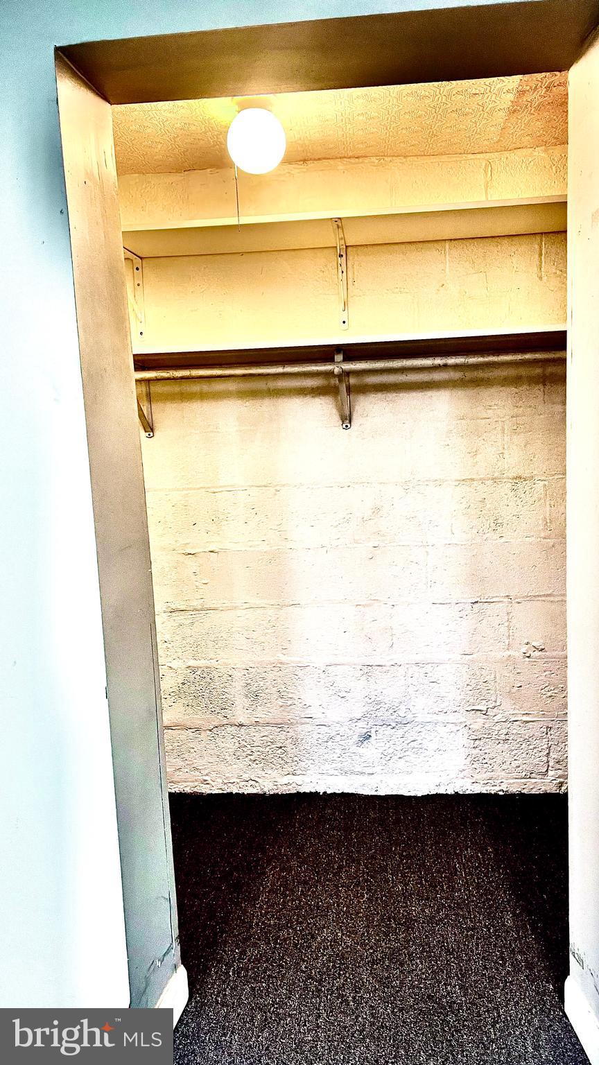 LYON PARK - Commercial Lease