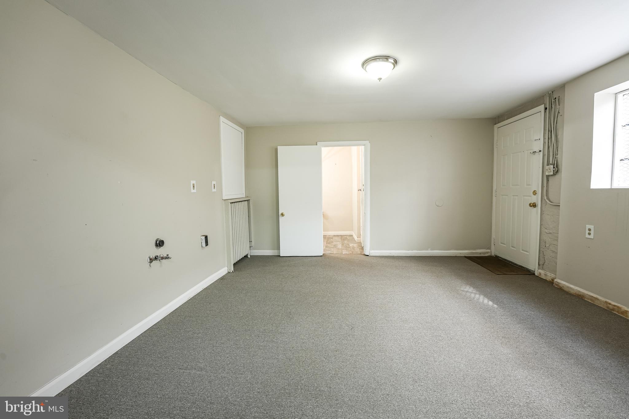 LYON PARK - Commercial Lease