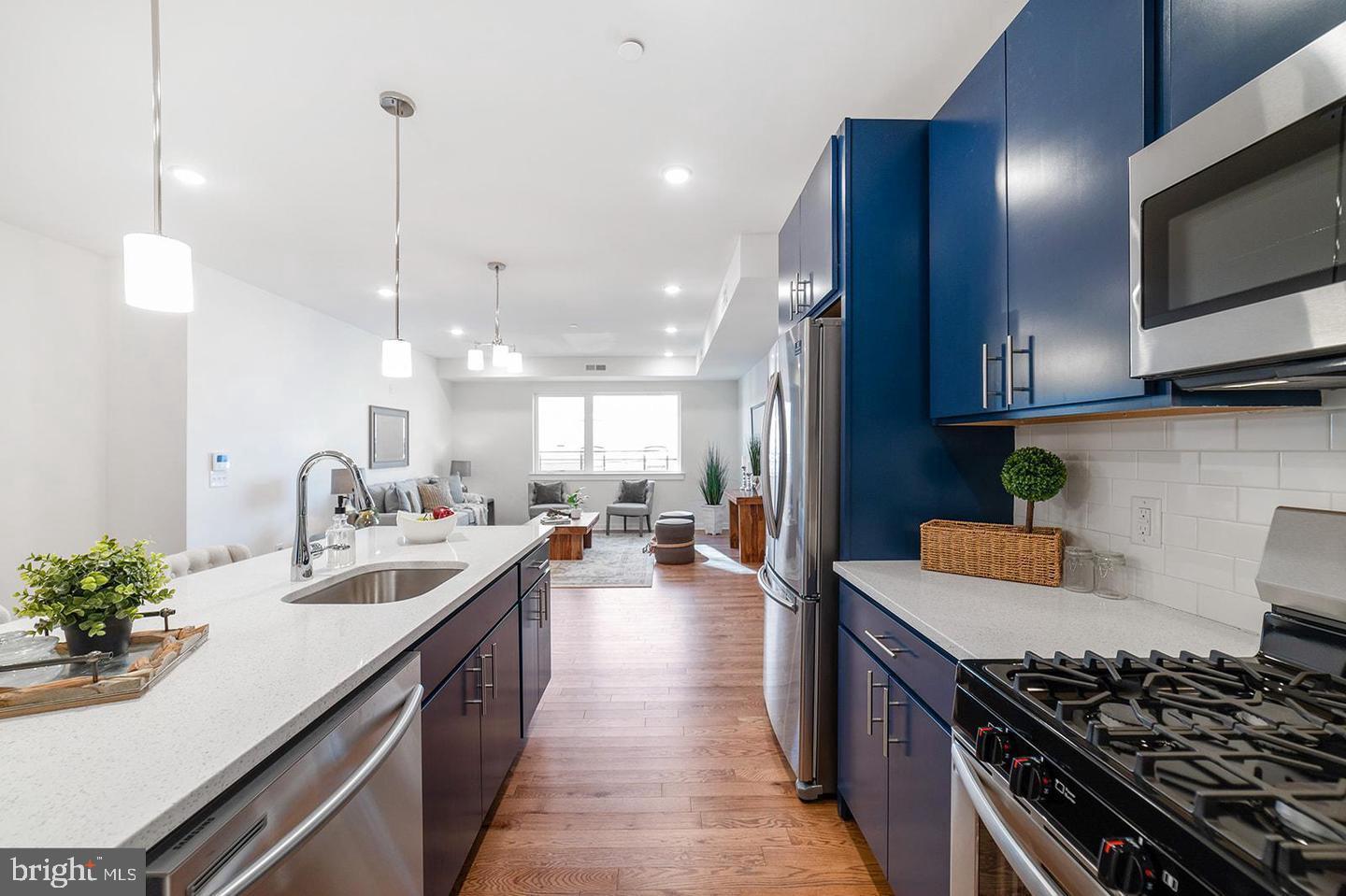 OLDE KENSINGTON - Residential Lease