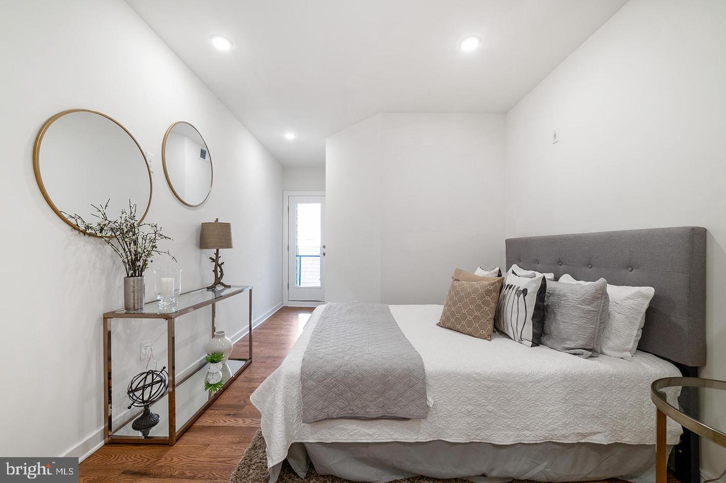 OLDE KENSINGTON - Residential Lease