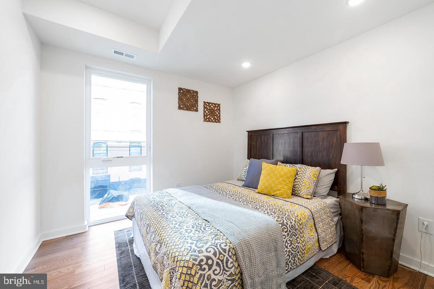 OLDE KENSINGTON - Residential Lease