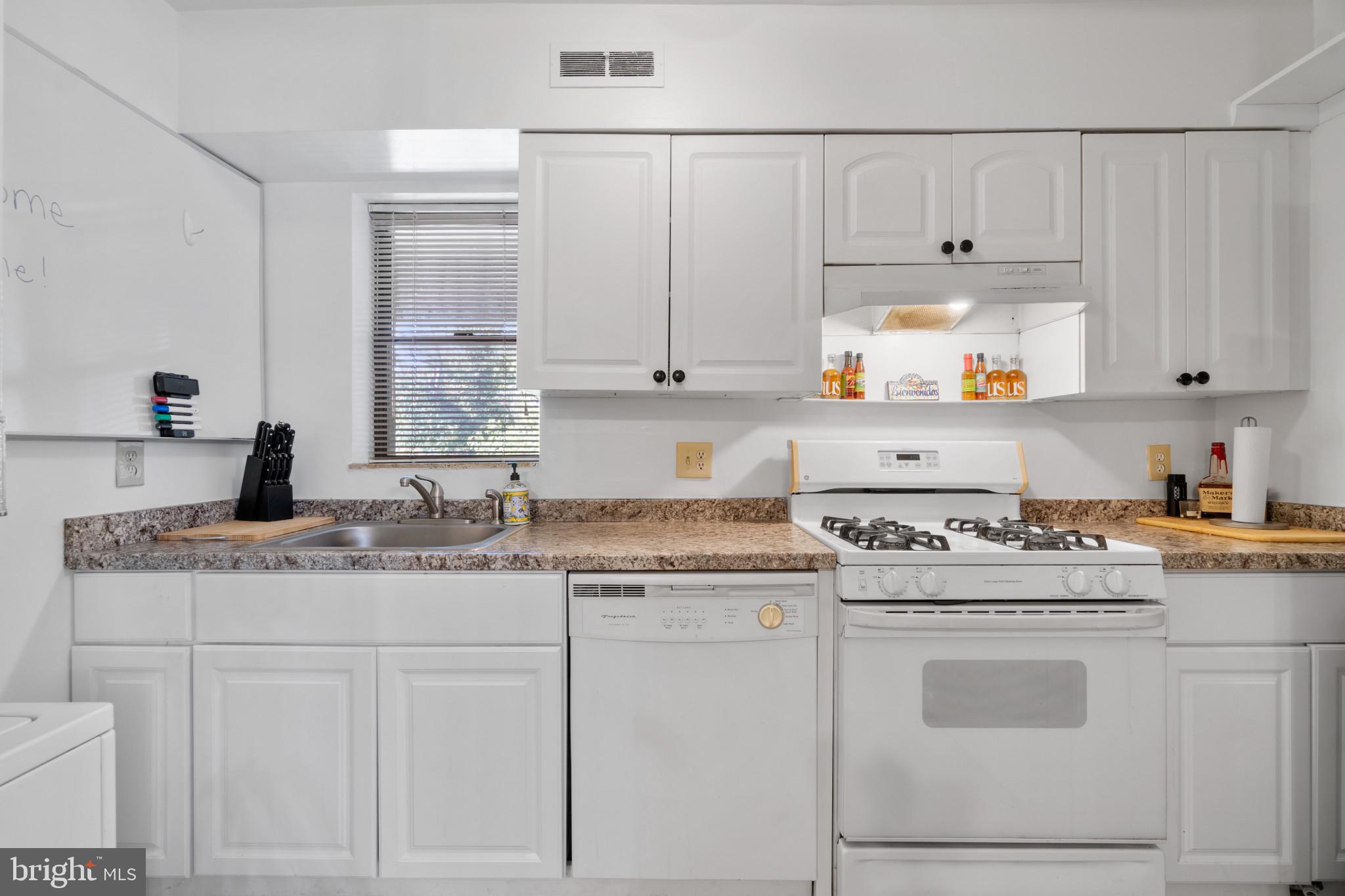 MARINERS COVE - Residential