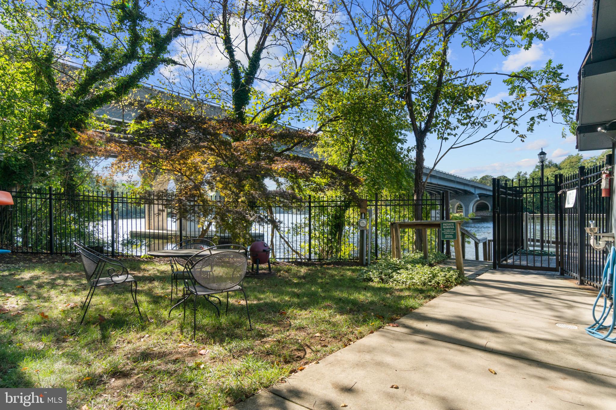 MARINERS COVE - Residential