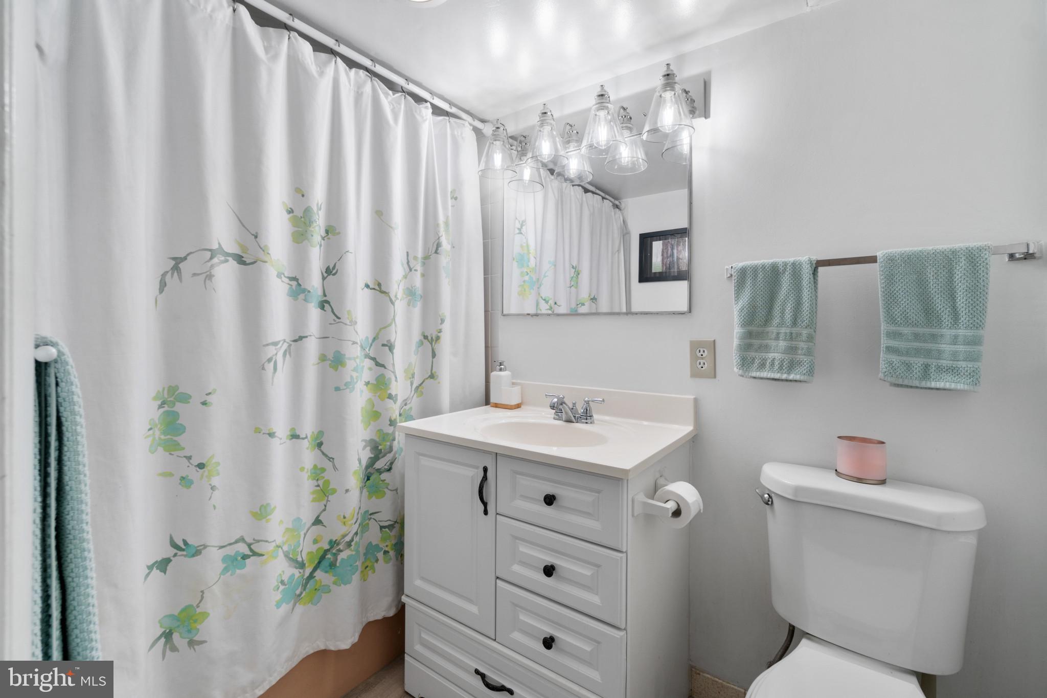 MARINERS COVE - Residential