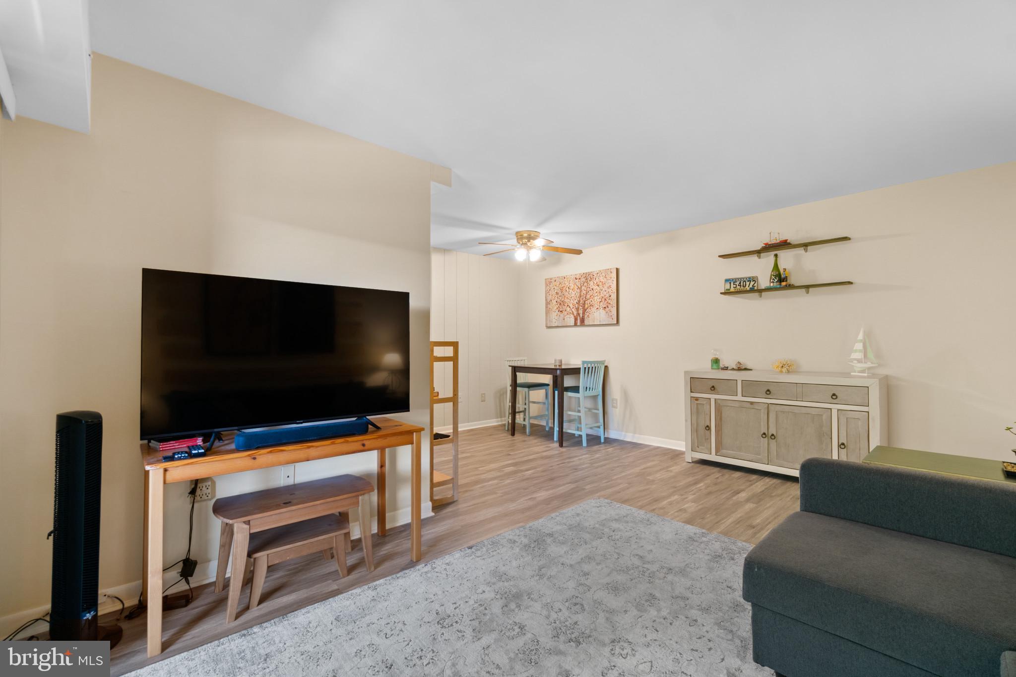 MARINERS COVE - Residential