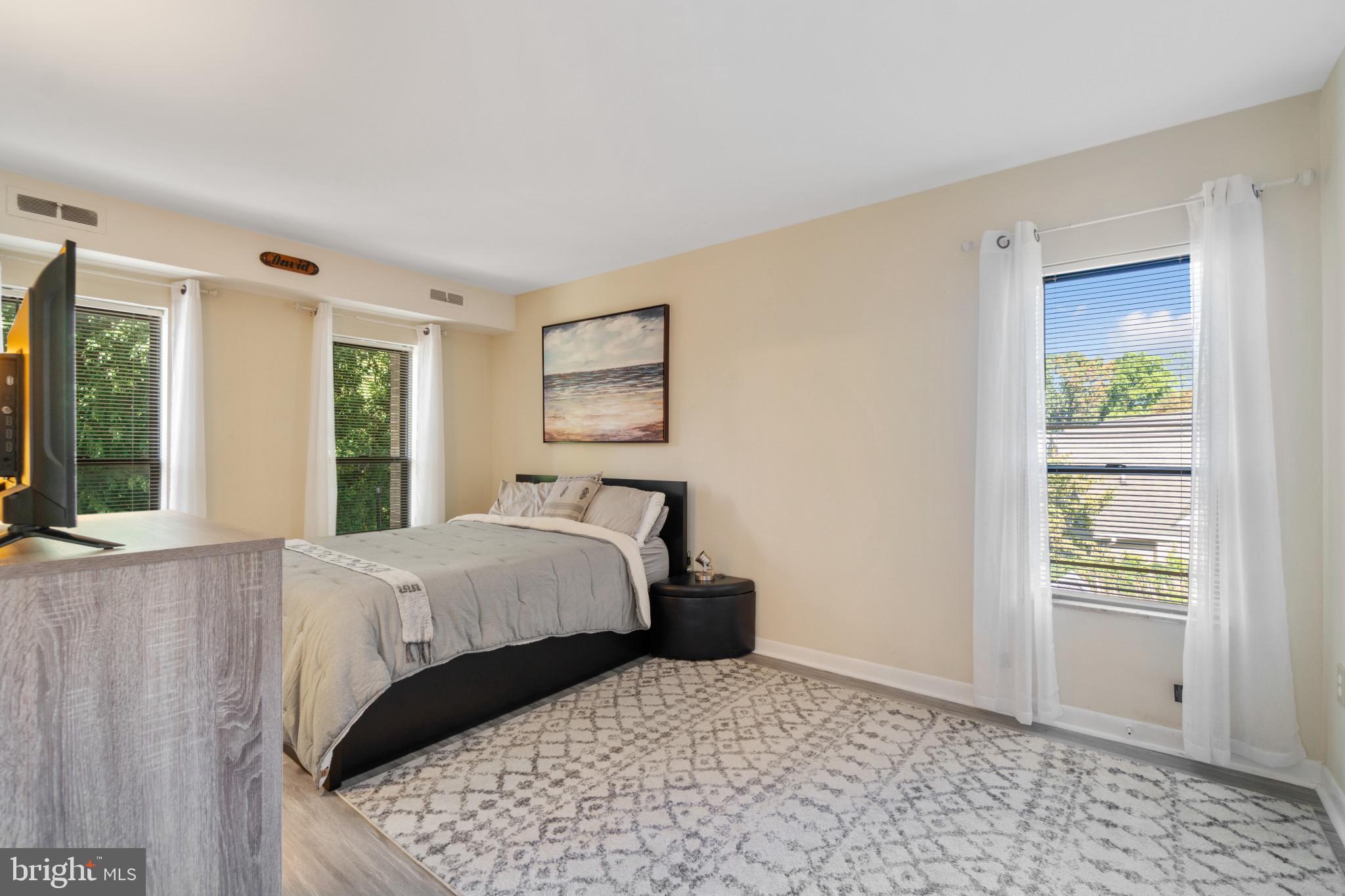 MARINERS COVE - Residential