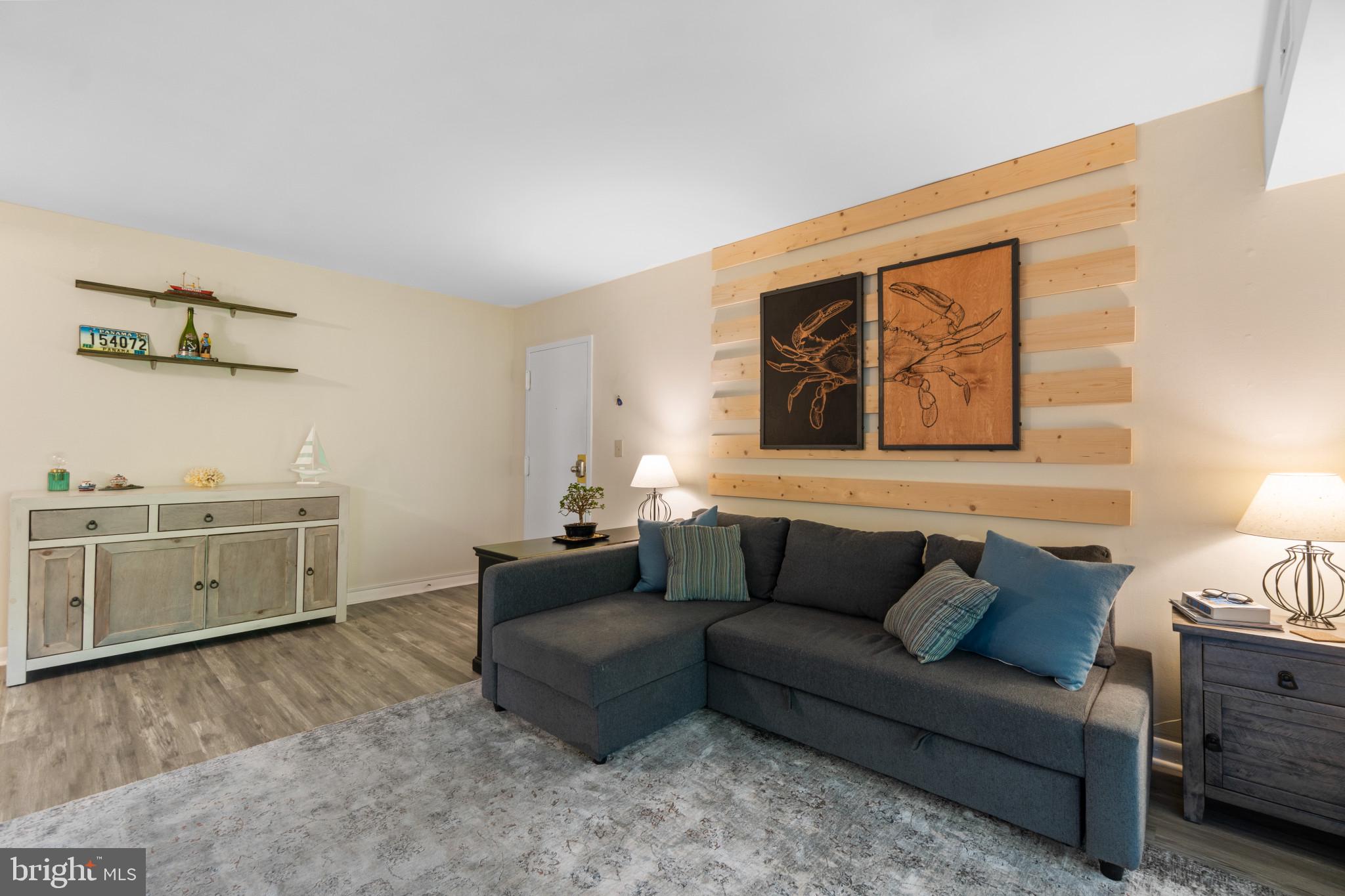 MARINERS COVE - Residential