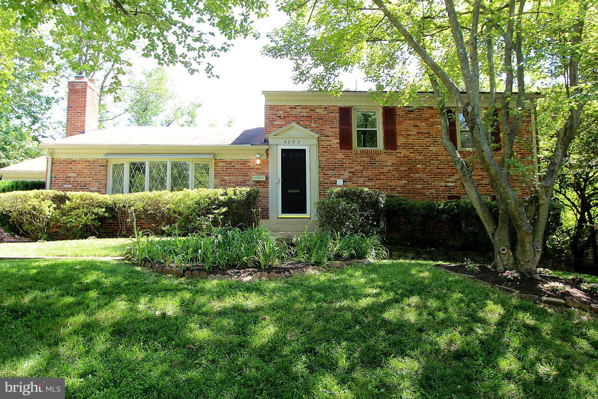 WOODBURN - Residential Lease