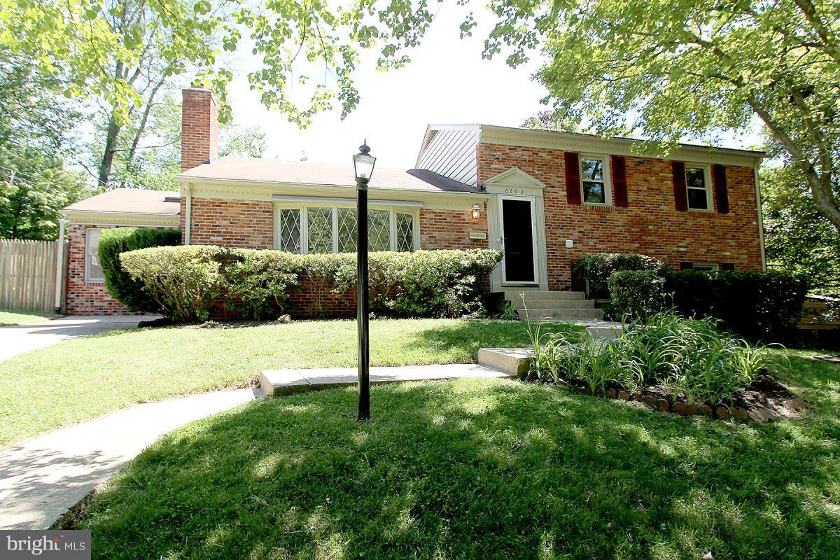 WOODBURN - Residential Lease