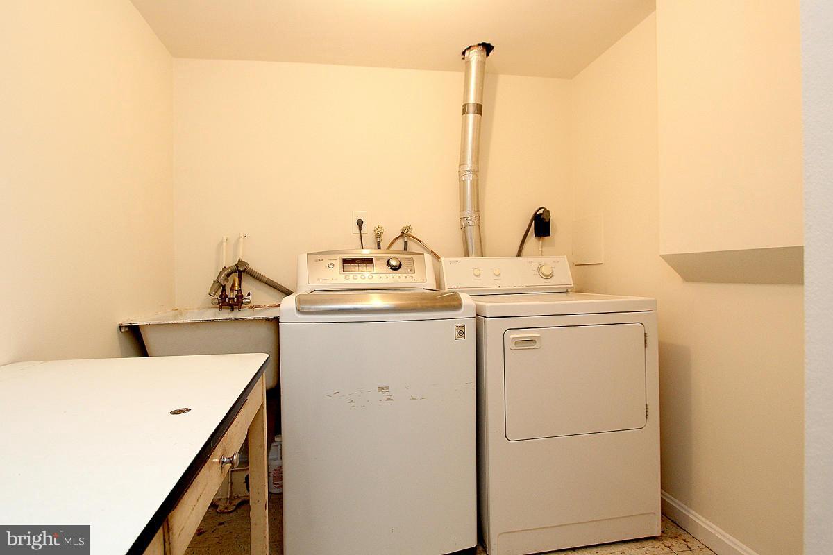 WOODBURN - Residential Lease