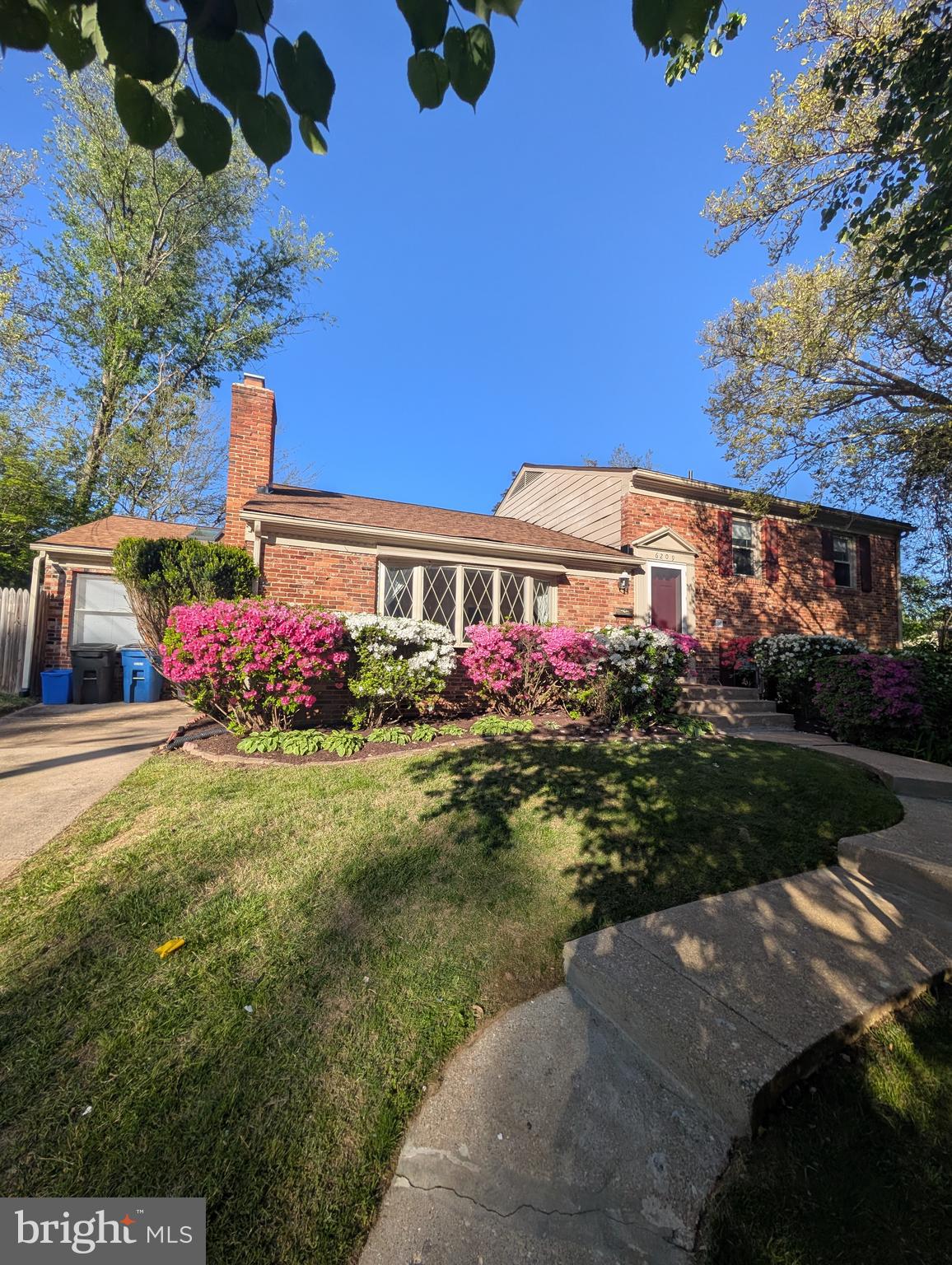 WOODBURN - Residential Lease