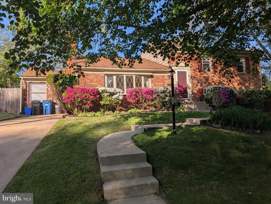 Wonderful  4-Bedroom Split-Level Home in Prime Location.
Welcome to this bright and spacious 4-bedroom, 3 full bath split-level home, Located just off River Road and Goldsboro, this property feeds into the prestigious Whitman High School Cluster.
Features include:
Beautiful hardwood floors .
Cozy fireplace in the living room , new recessed lighting.
Dining room leading to a sunroom, ideal for entertaining.
Updated kitchen with granite countertops and stainless steel appliances.
Large fenced backyard with patio and deck.
Main level bedroom/office with direct access to the backyard from the kitchen, family room, and sunroom addition.
Lower level basement, perfect for storage.
This home offers the perfect blend of comfort and convenience. Welcome home!