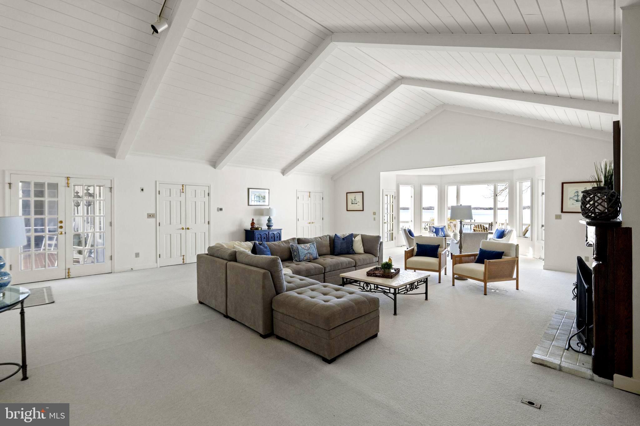 BRETON BEACH - Residential