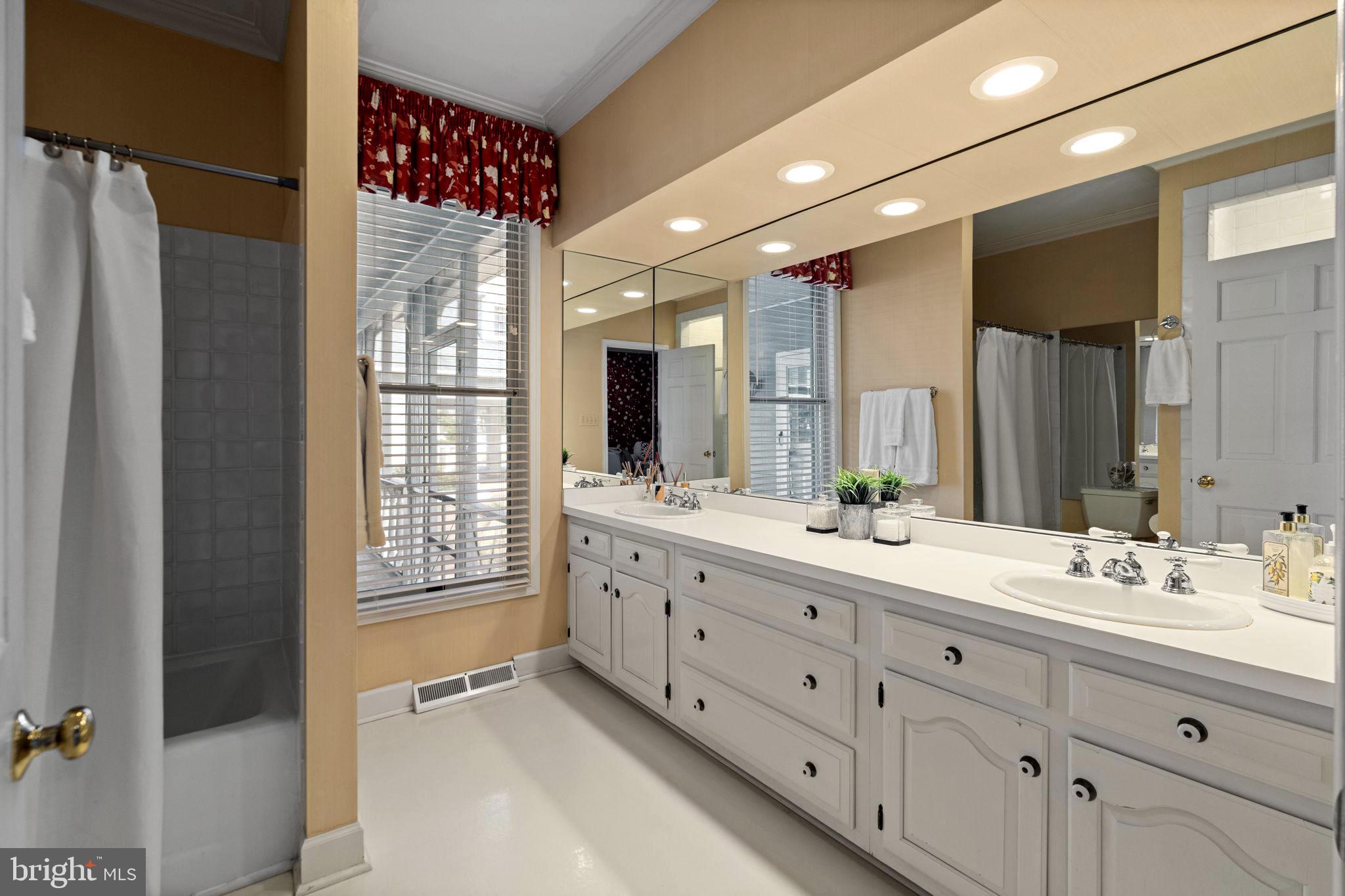 BRETON BEACH - Residential