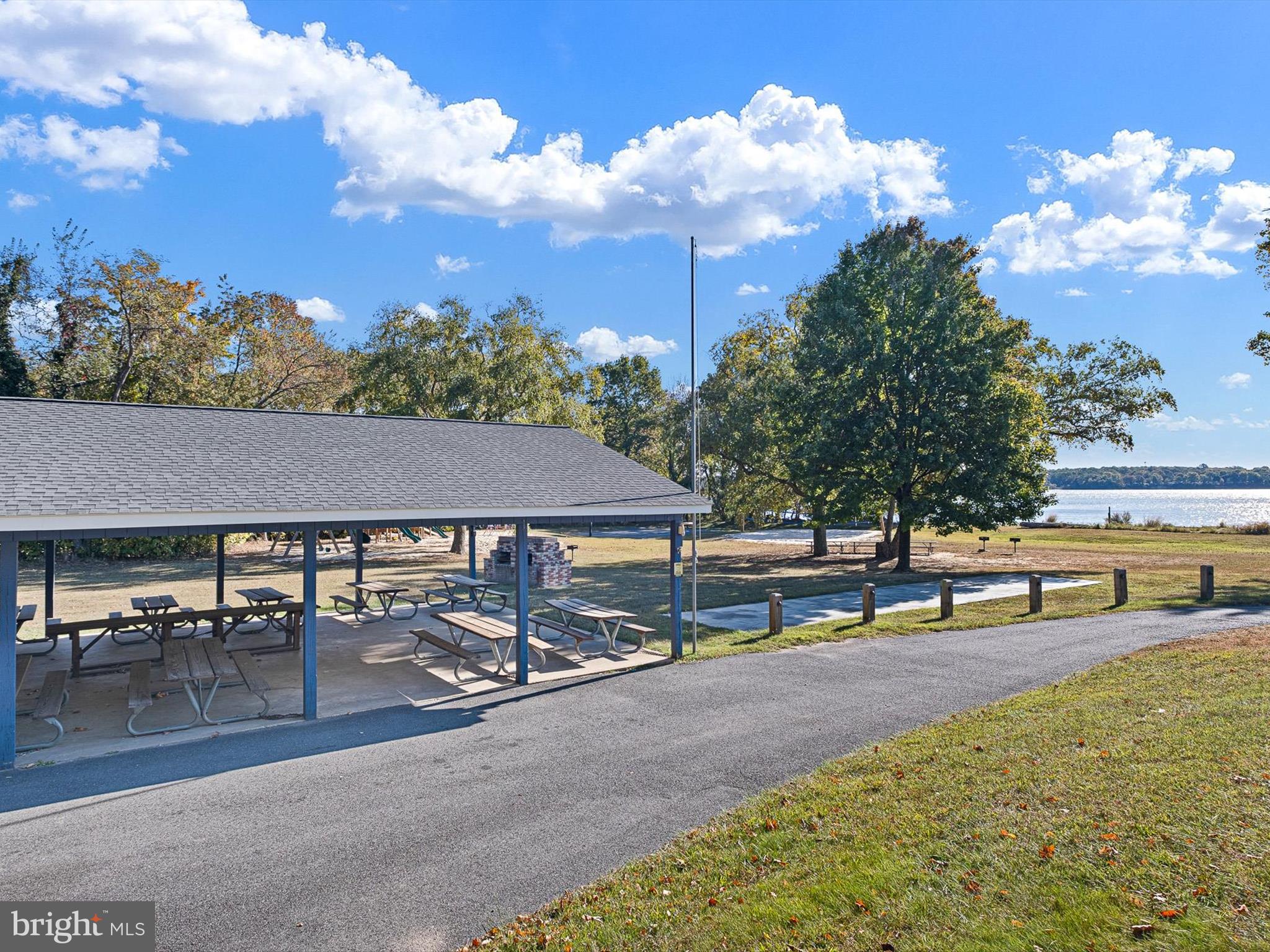 CHESAPEAKE ISLE - Residential