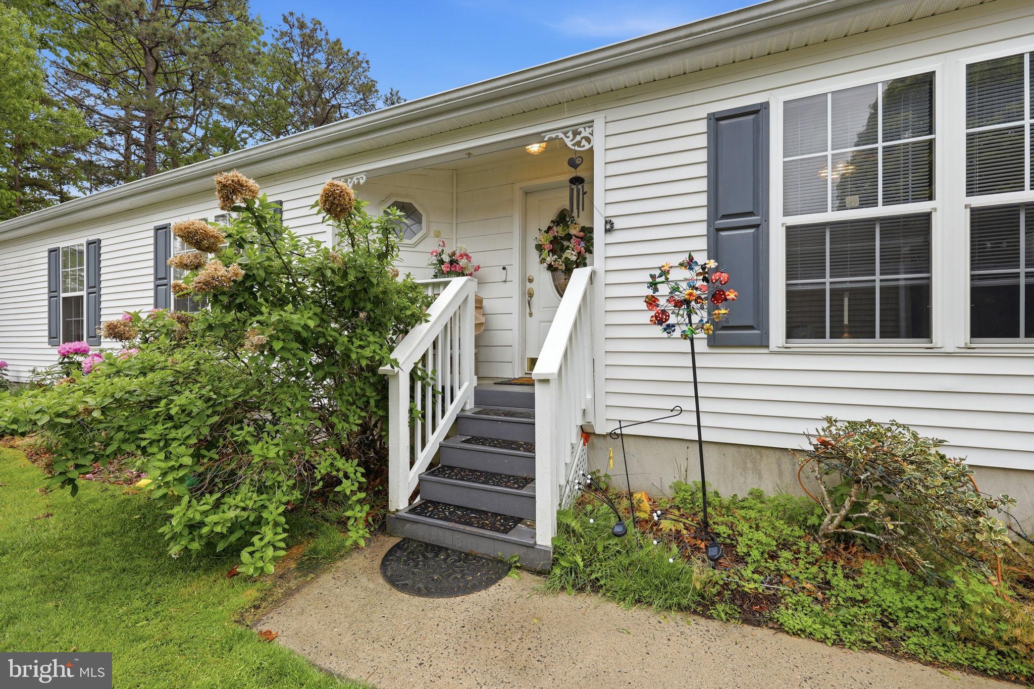 24 SYCAMORE LANE