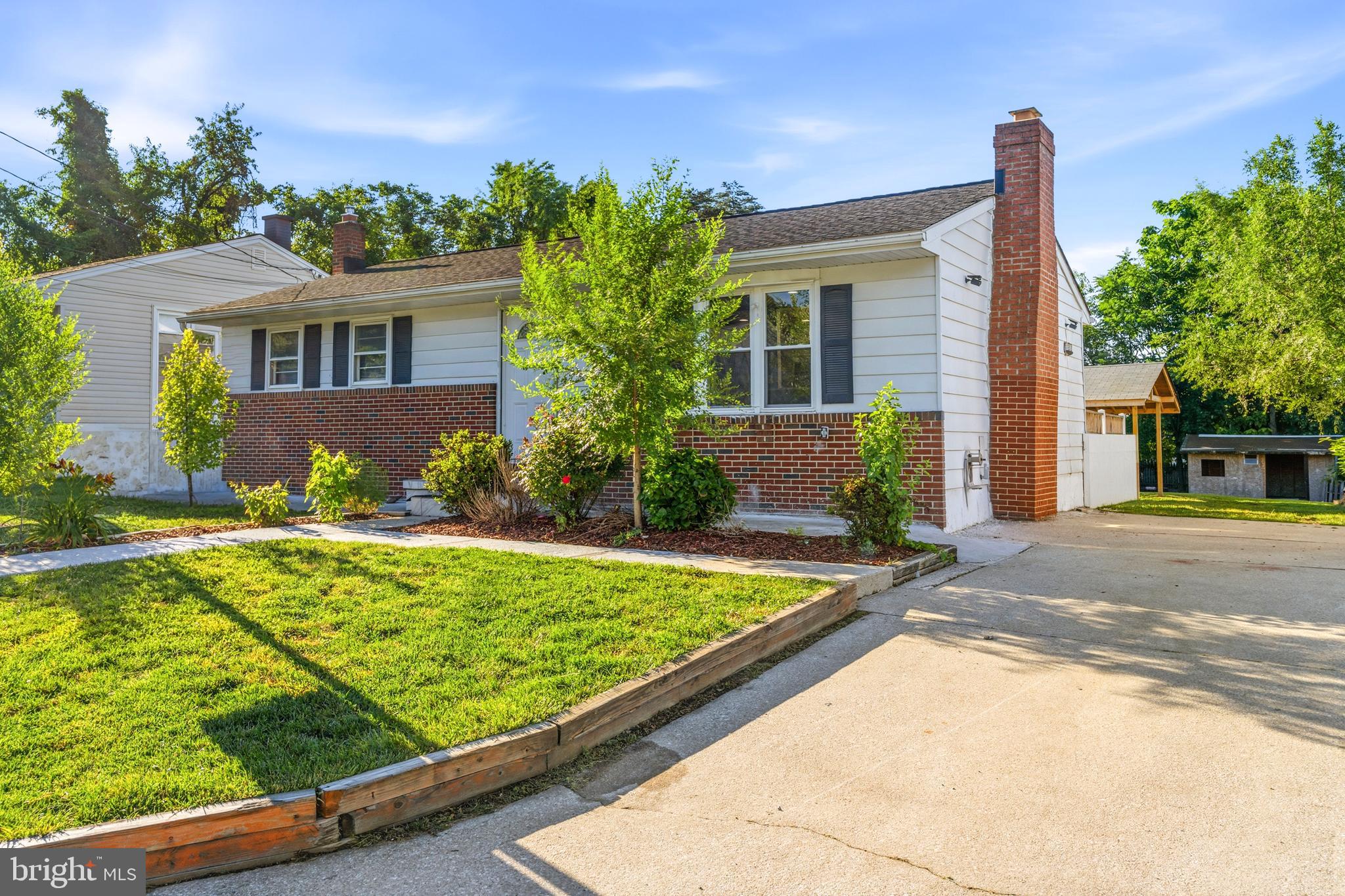 1009 LILAC LANE