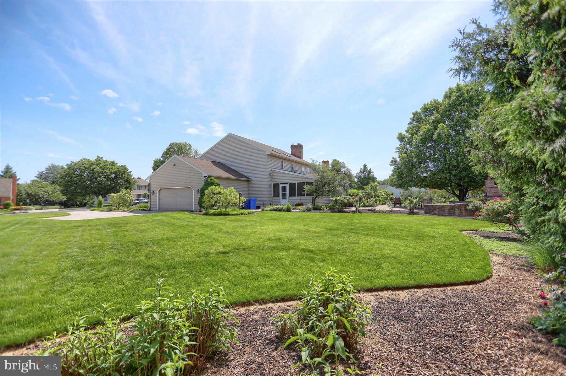 GREEN LANE MANOR - Residential