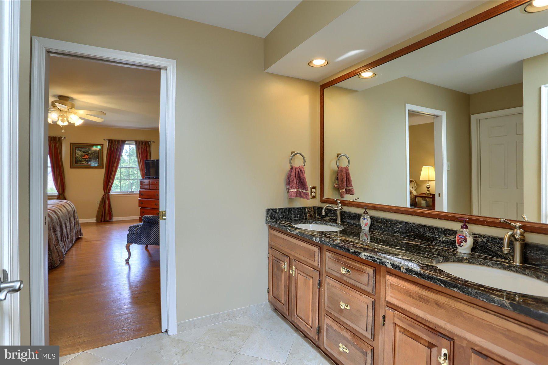 GREEN LANE MANOR - Residential