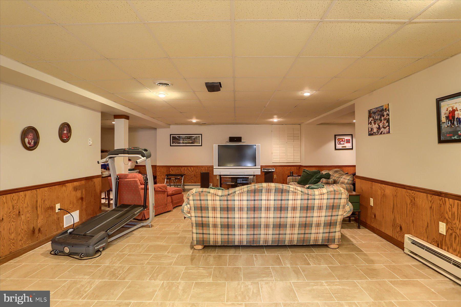 GREEN LANE MANOR - Residential