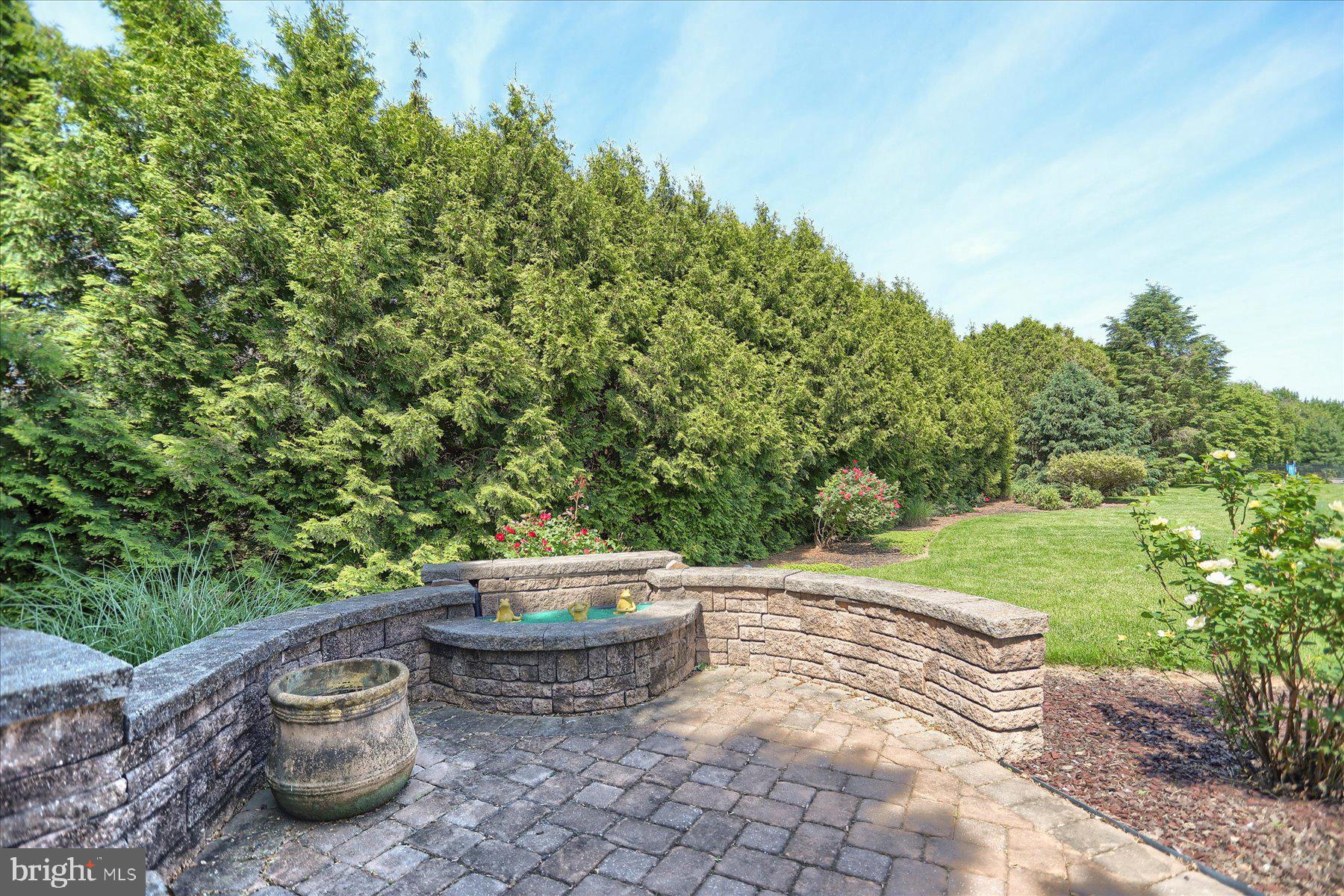 GREEN LANE MANOR - Residential