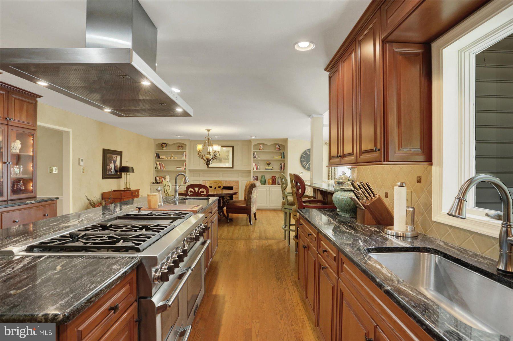 GREEN LANE MANOR - Residential