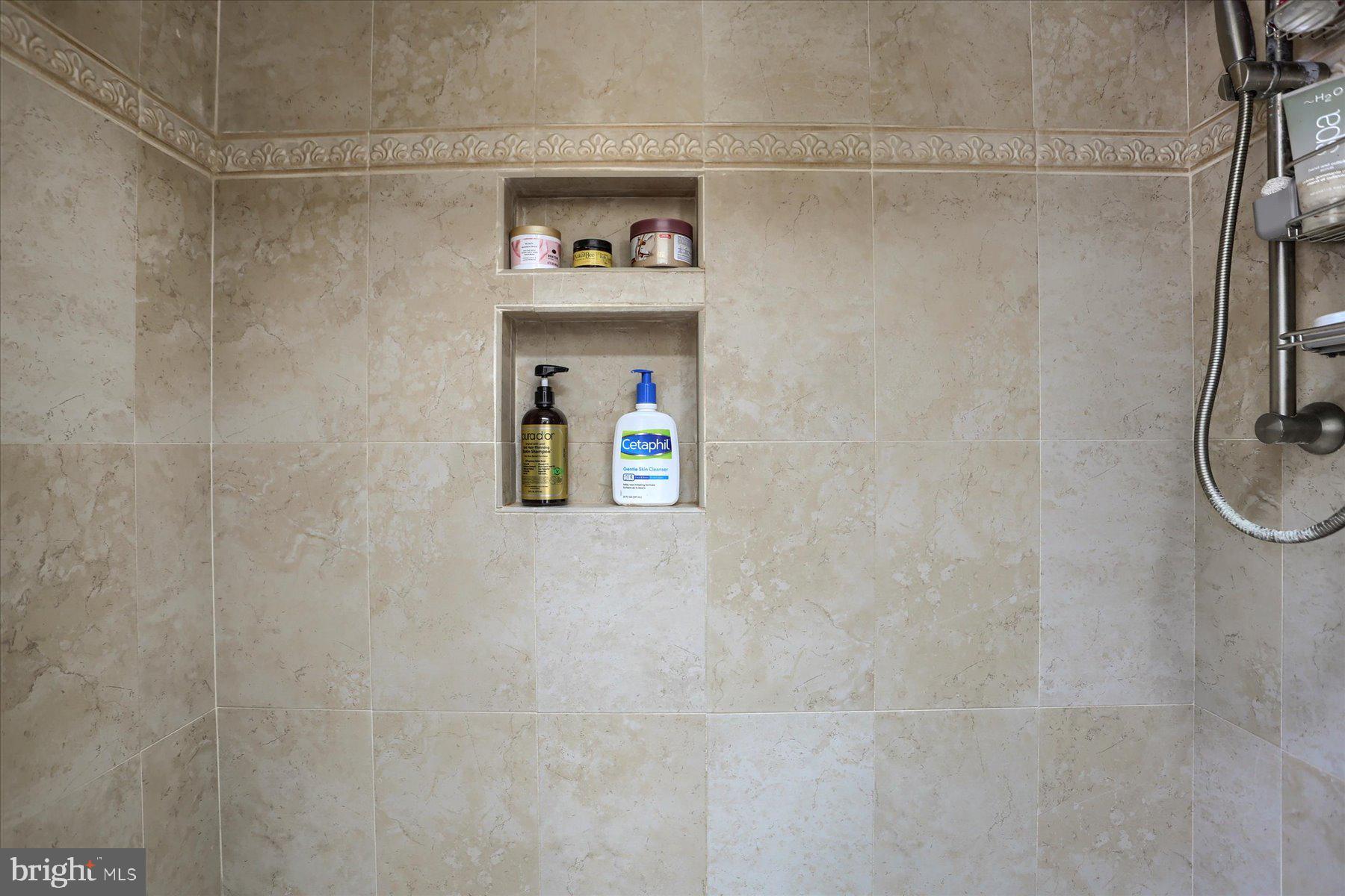 GREEN LANE MANOR - Residential