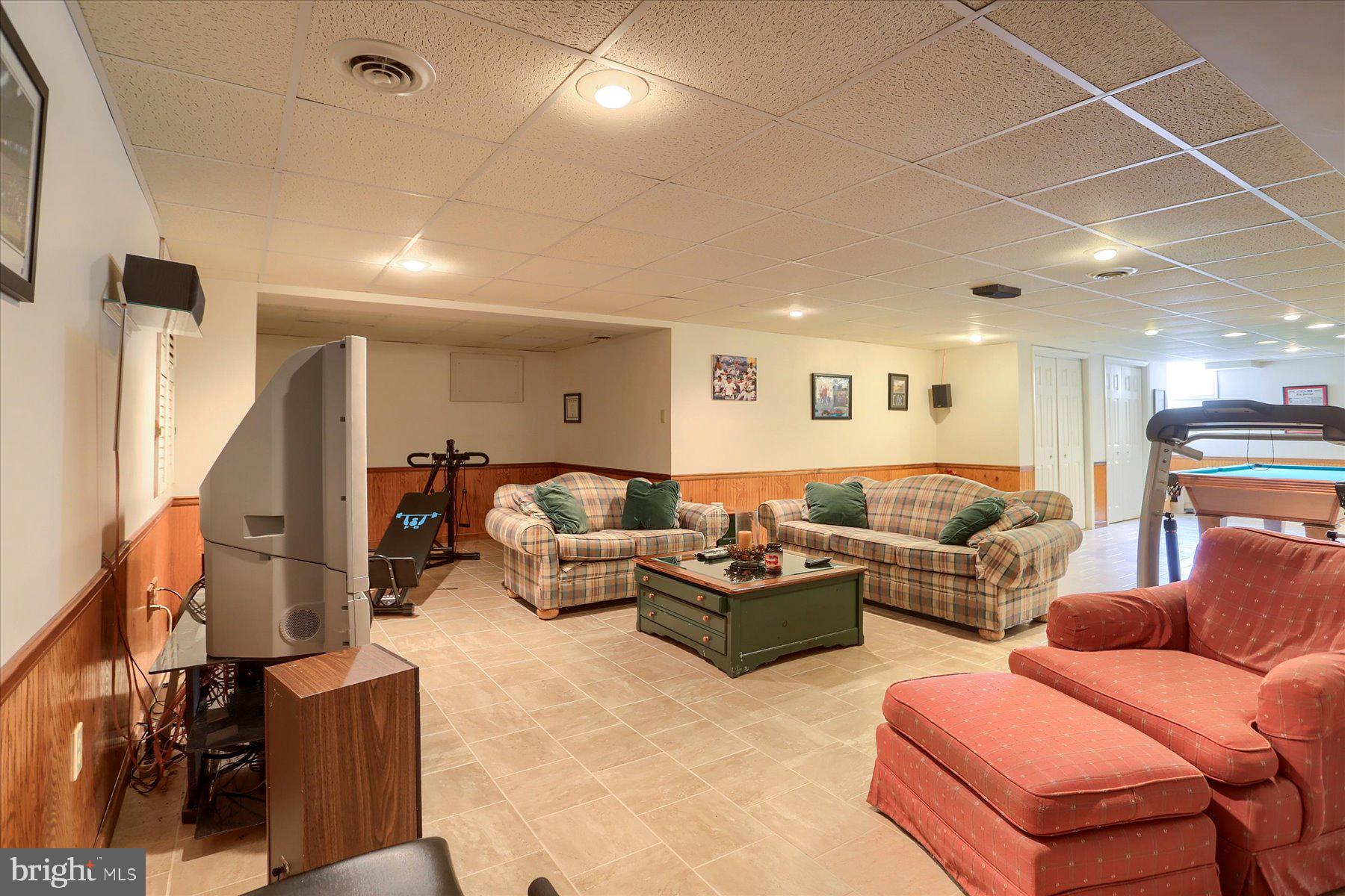 GREEN LANE MANOR - Residential