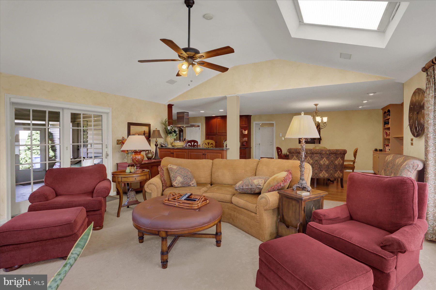 GREEN LANE MANOR - Residential